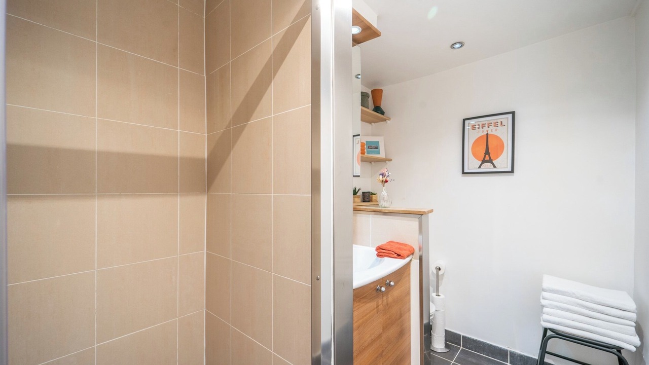 Photo of Bathroom in Arsenal