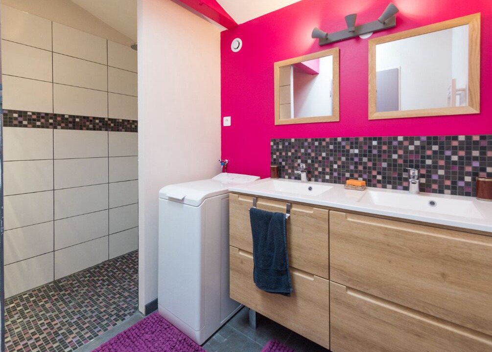 Photo of Bathroom in Courcon