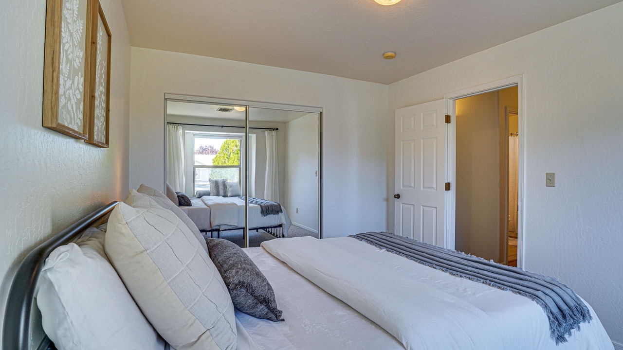 Photo of Bedroom in Thatcher