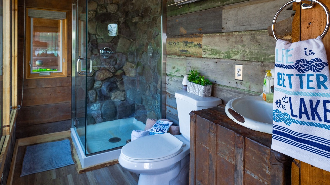 Photo of Bathroom in Hewitt