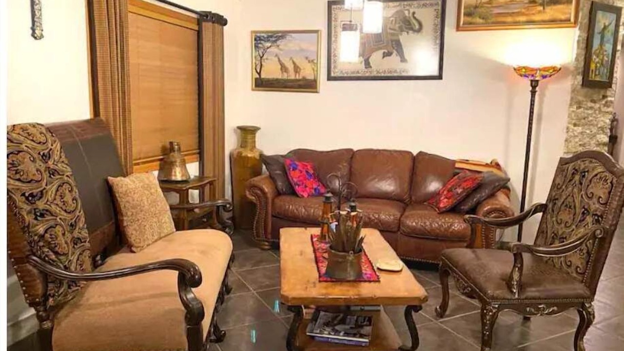 Photo of Livingroom in New Tucson