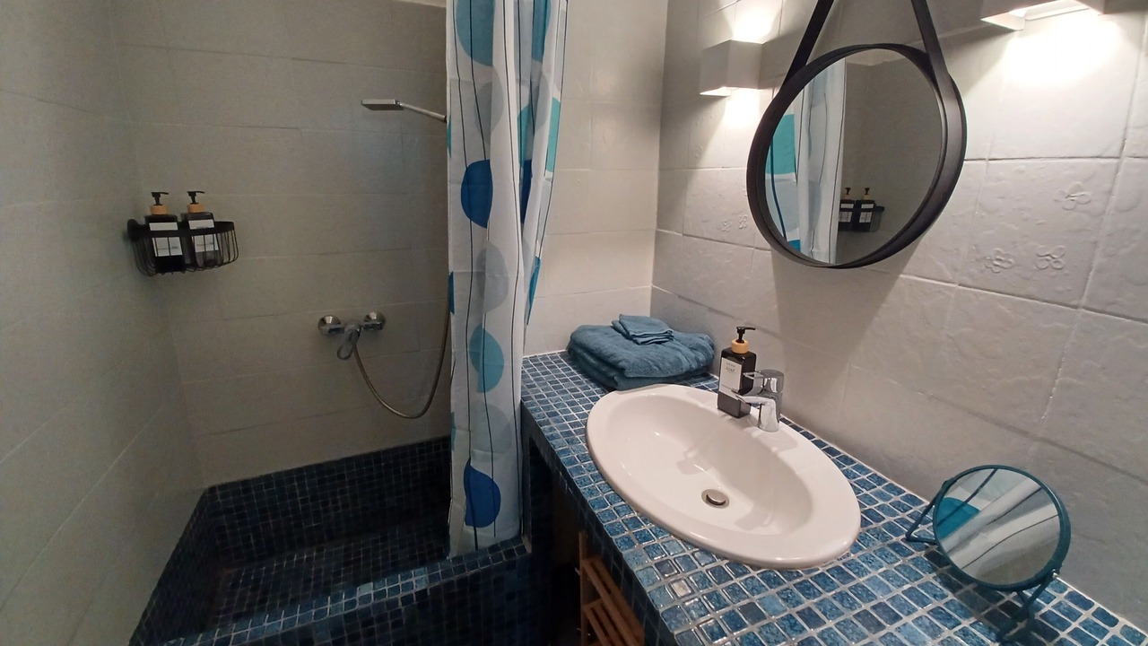 Photo of Bathroom in Cordes-sur-Ciel