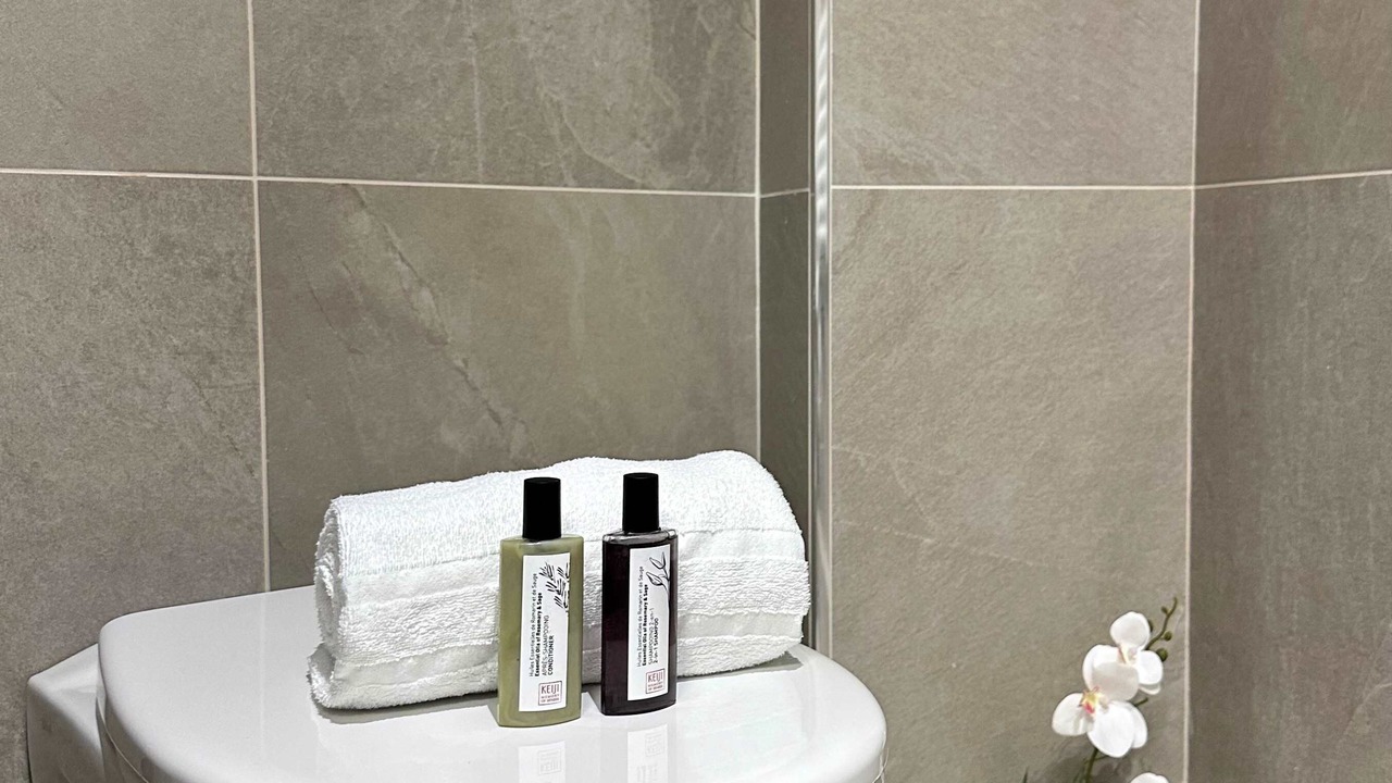 Photo of Bathroom in Butte-aux-Cailles
