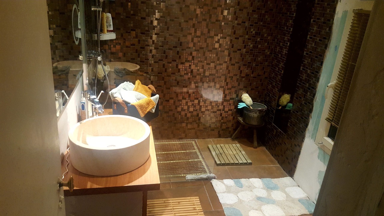 Photo of Bathroom in Crouttes