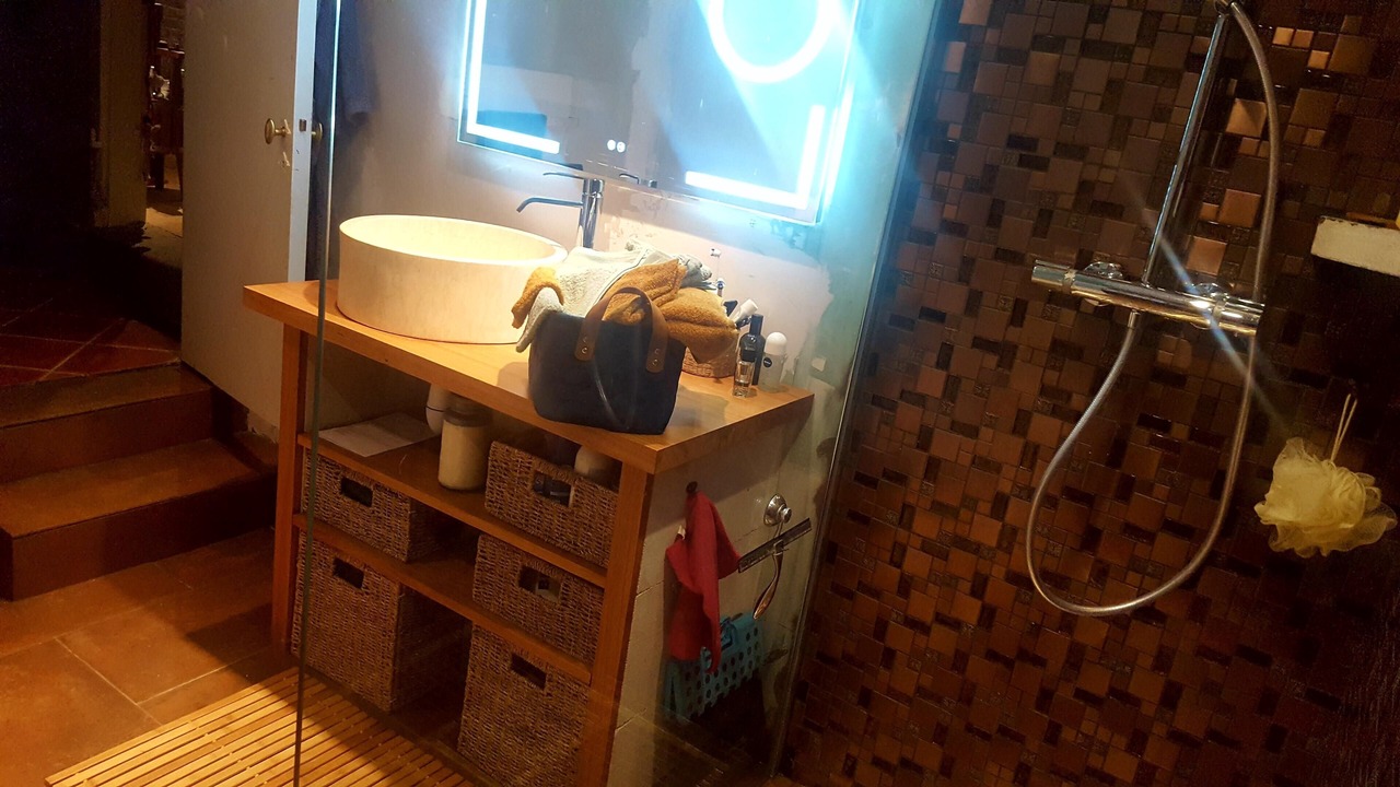 Photo of Bathroom in Crouttes