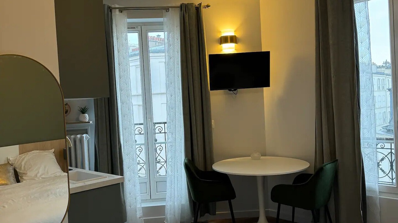 Photo of Bedroom in Levallois-Perret
