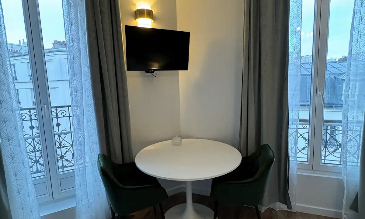 Photo of Bedroom in Levallois-Perret