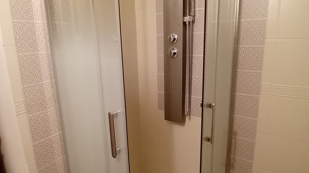 Photo of Bathroom in Mantes-la-Jolie