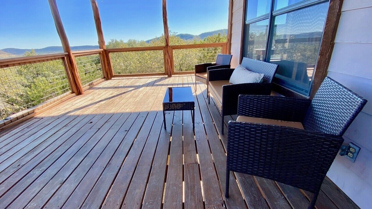 Photo of Patio Balcony in Concan