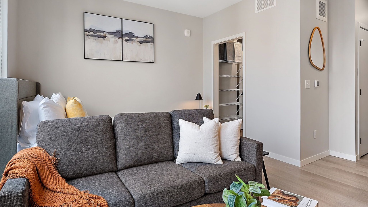 Photo of Livingroom in St. Anthony West