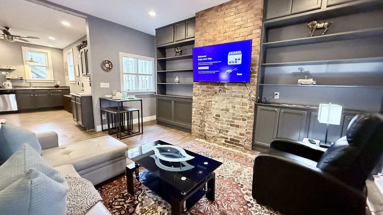 Photo of Livingroom in South Side Slopes
