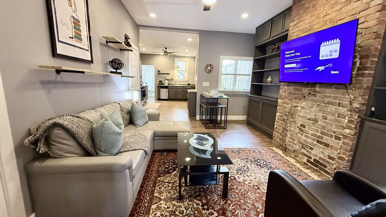 Photo of Livingroom in South Side Slopes