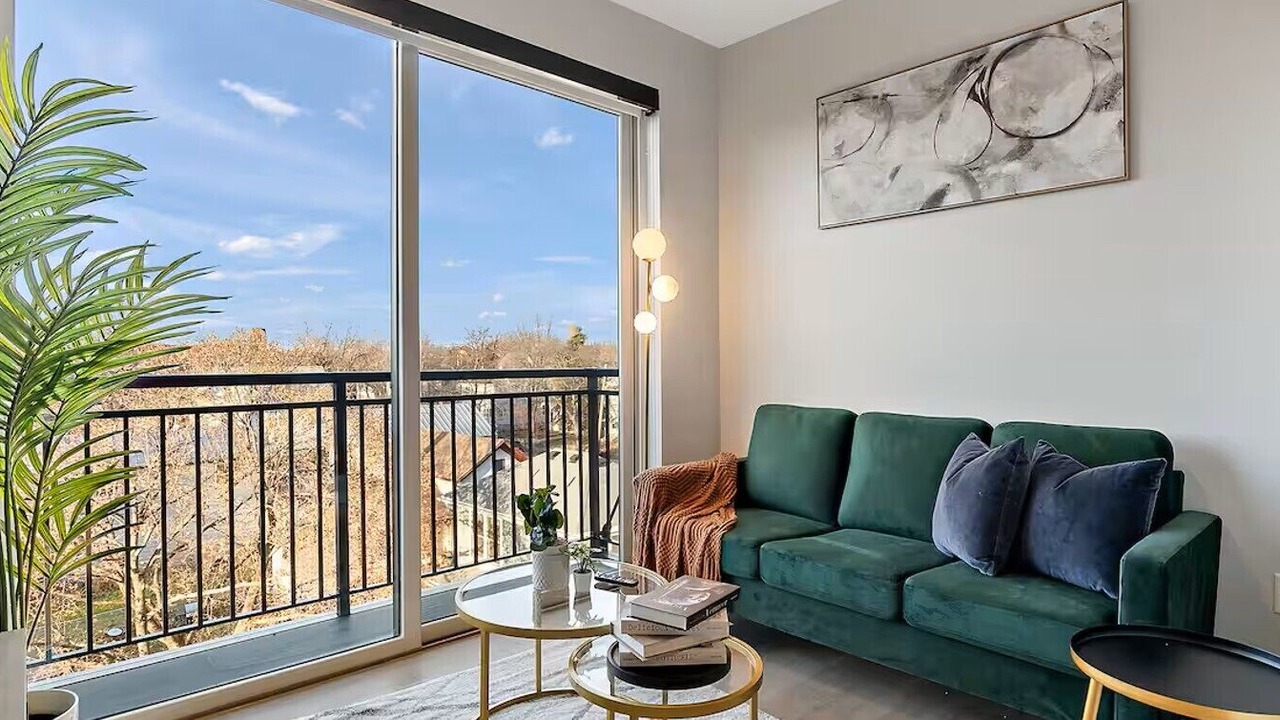Photo of Livingroom in St. Anthony West
