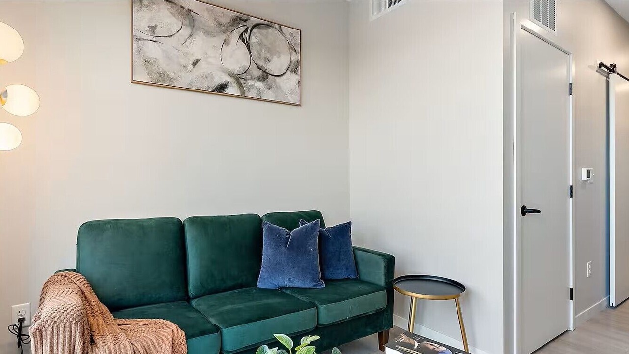 Photo of Livingroom in St. Anthony West