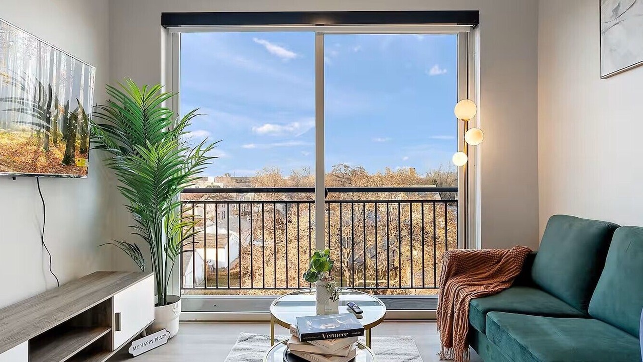 Photo of Livingroom in St. Anthony West