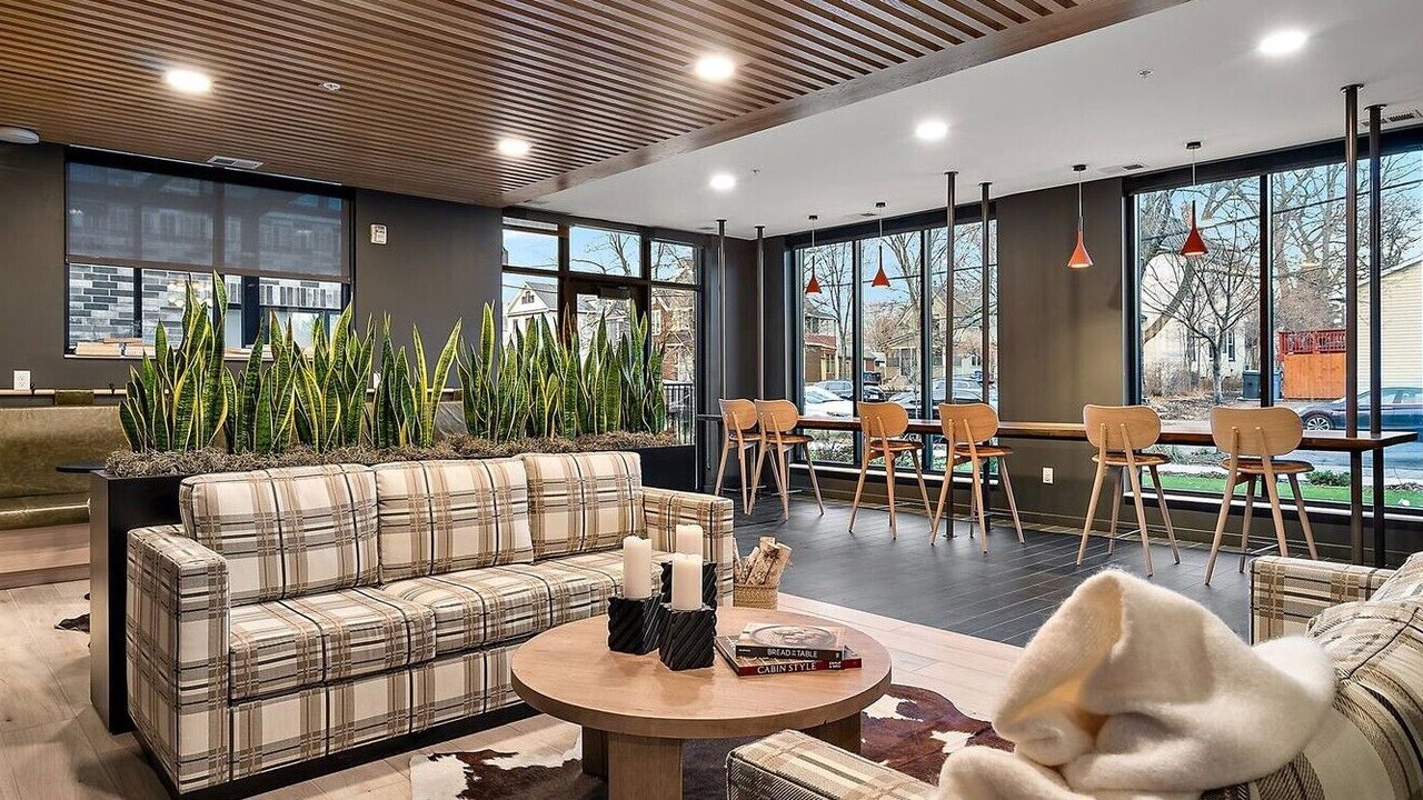 Photo of Livingroom in St. Anthony West