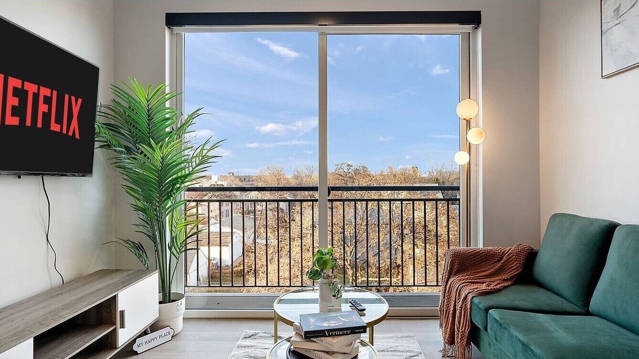 Photo of Livingroom in St. Anthony West