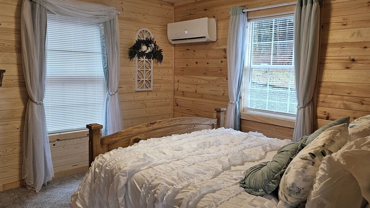 Photo of Bedroom in Tunnel Hill