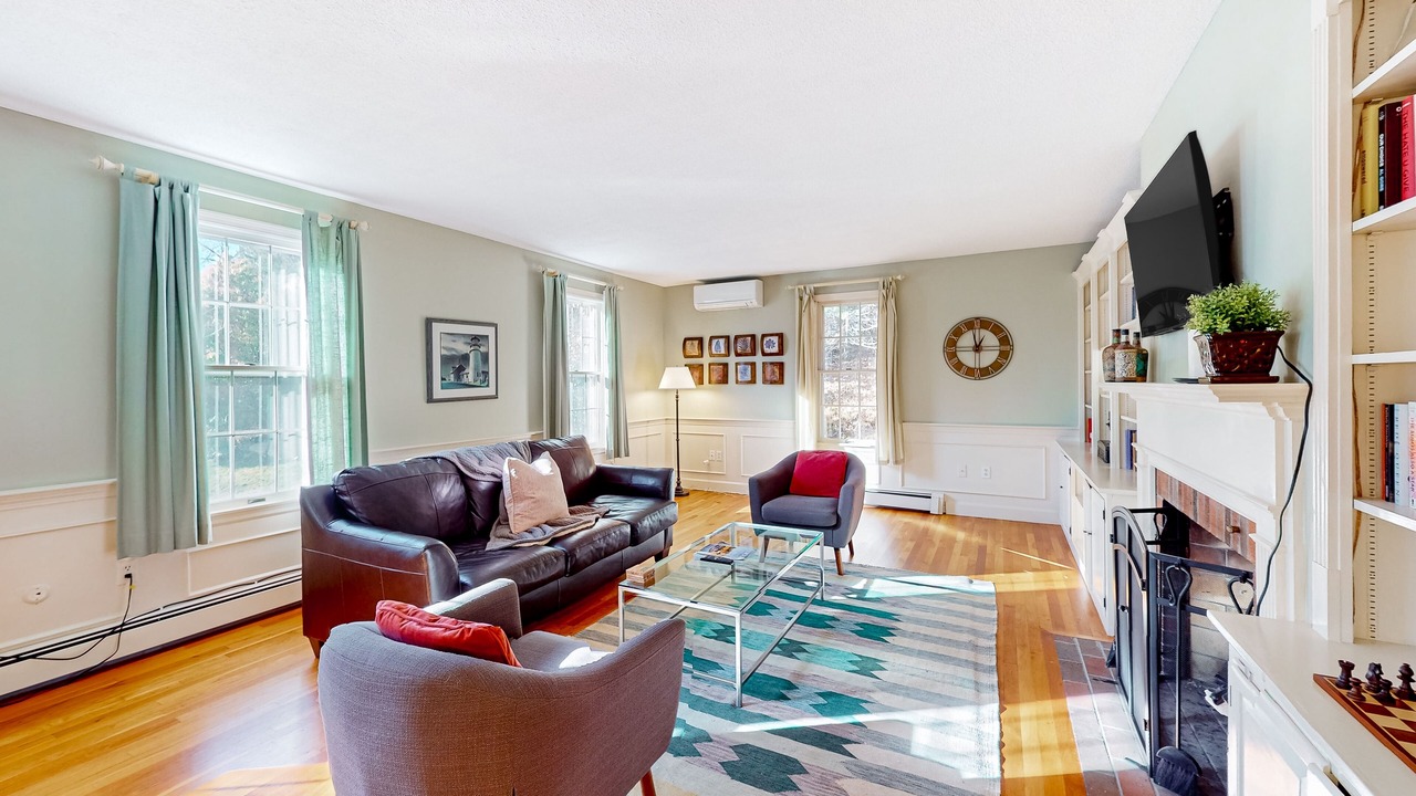 Photo of Livingroom in North Falmouth