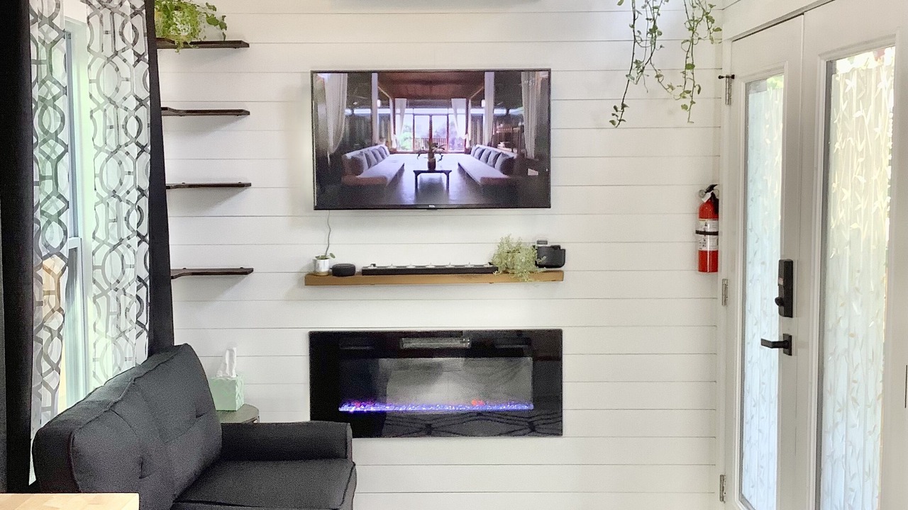 Photo of Livingroom in North Decatur