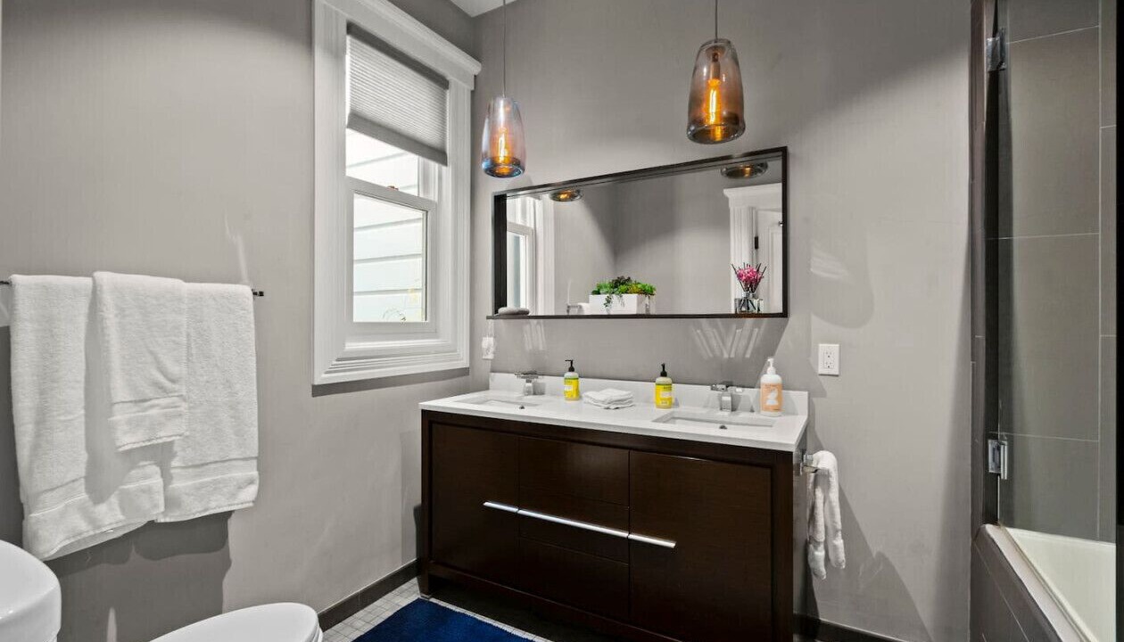 Photo of Bathroom in Pacific Heights