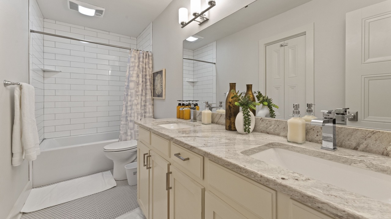 Photo of Bathroom in Highlands - Perkins