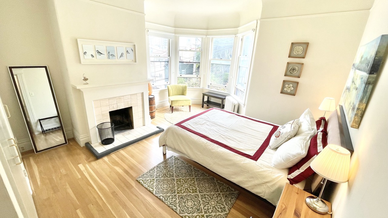 Photo of Bedroom in Russian Hill