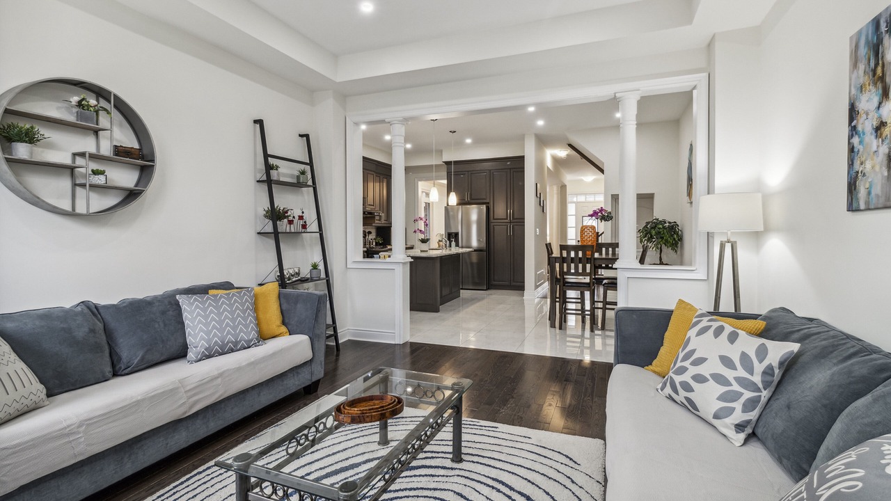 Photo of Livingroom in Richmond Hill
