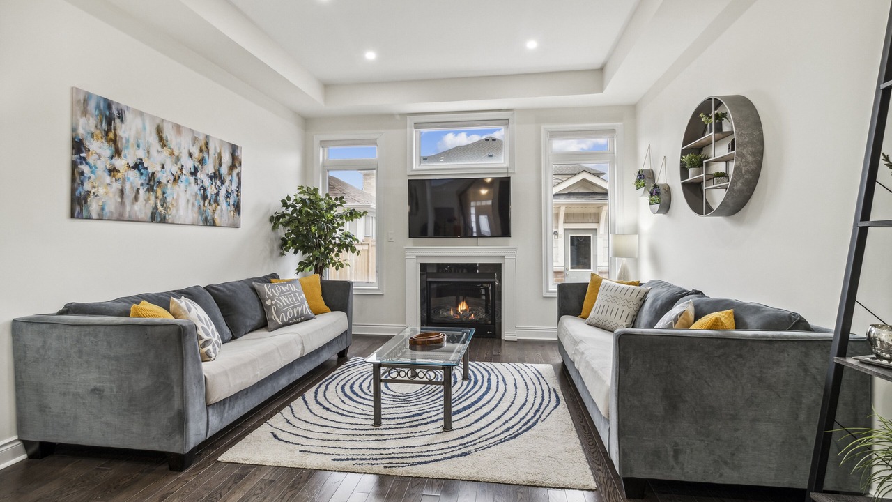 Photo of Livingroom in Richmond Hill