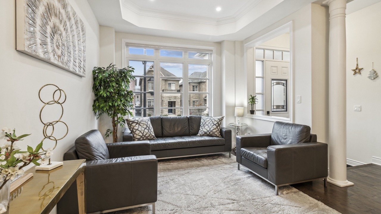 Photo of Livingroom in Richmond Hill