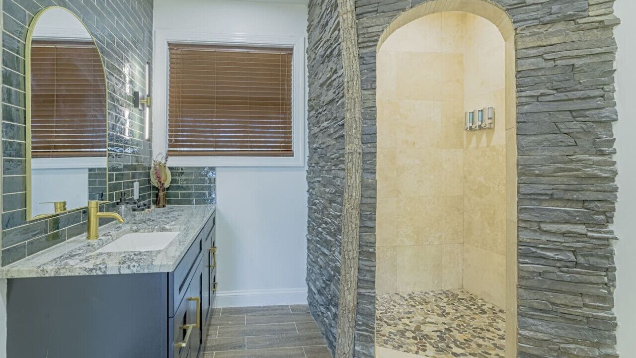 Photo of Bathroom in Haywood
