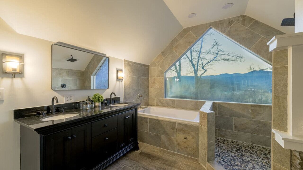 Photo of Bathroom in Haywood