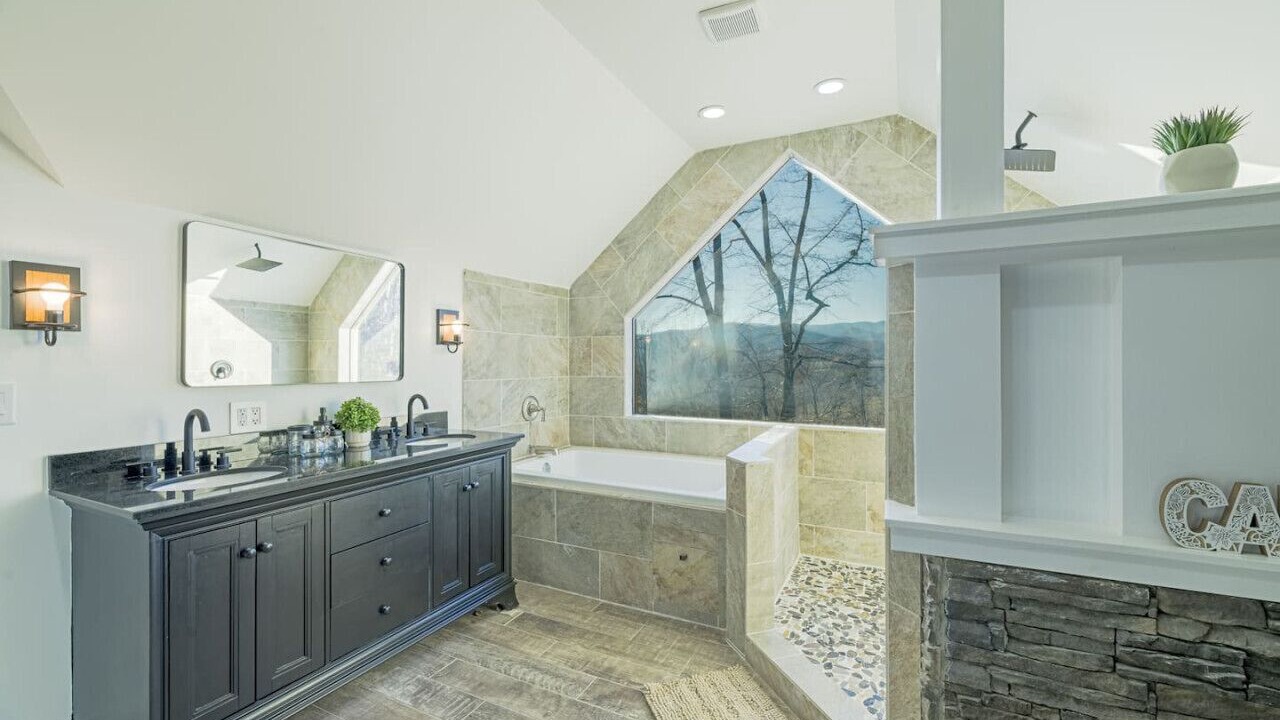 Photo of Bathroom in Haywood