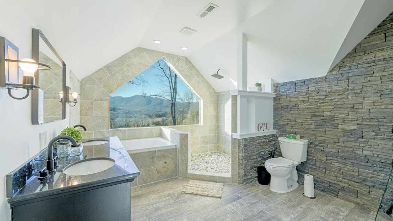 Photo of Bathroom in Haywood