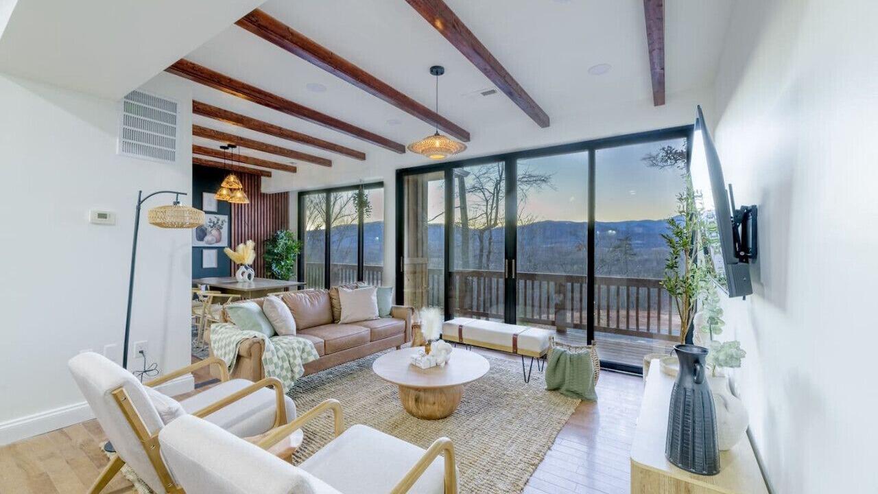 Photo of Livingroom in Haywood