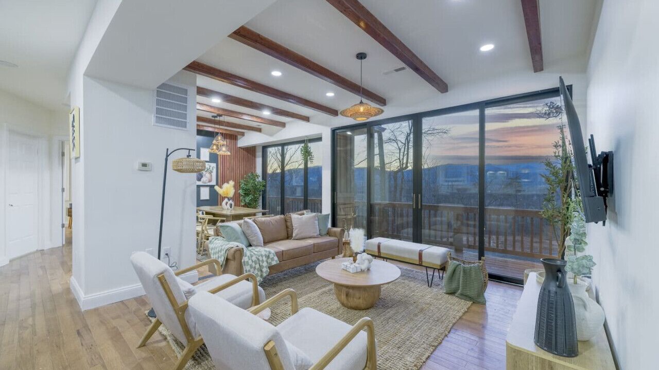 Photo of Livingroom in Haywood
