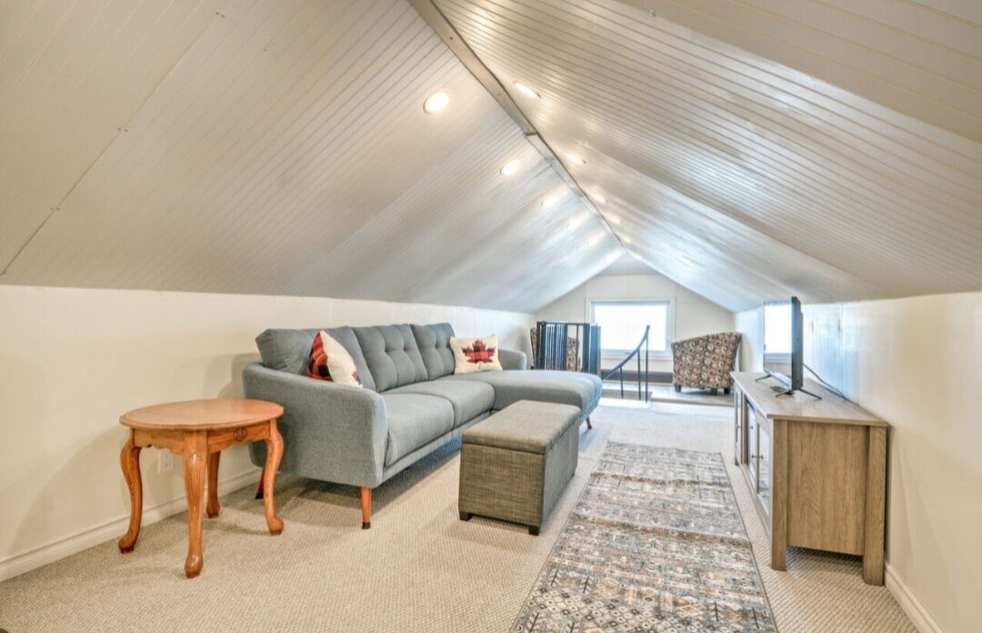 Photo of Livingroom in Town of Essex