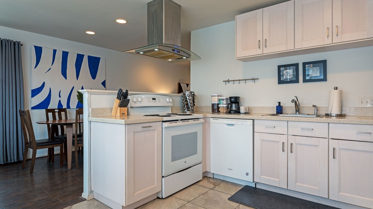 Photo of Kitchen in Greenway Plaza-Upper Kirby