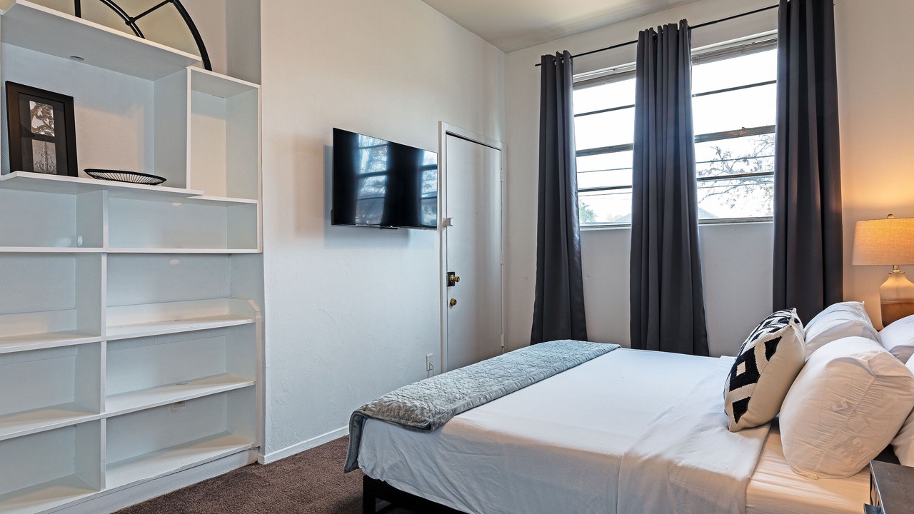 Photo of Bedroom in Greenway Plaza-Upper Kirby