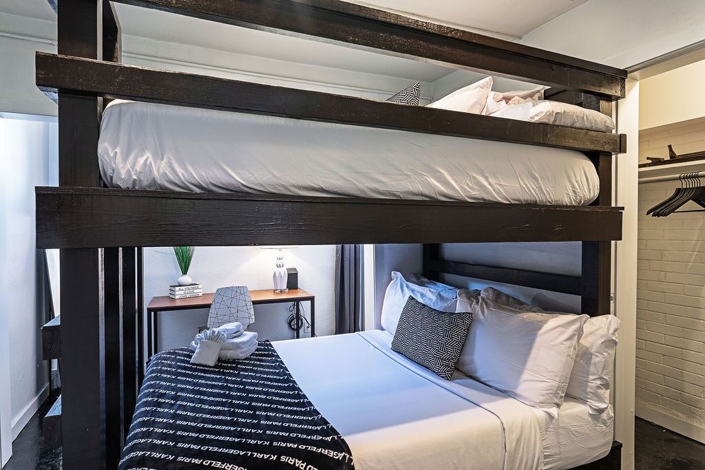 Photo of Bedroom in Greenway Plaza-Upper Kirby