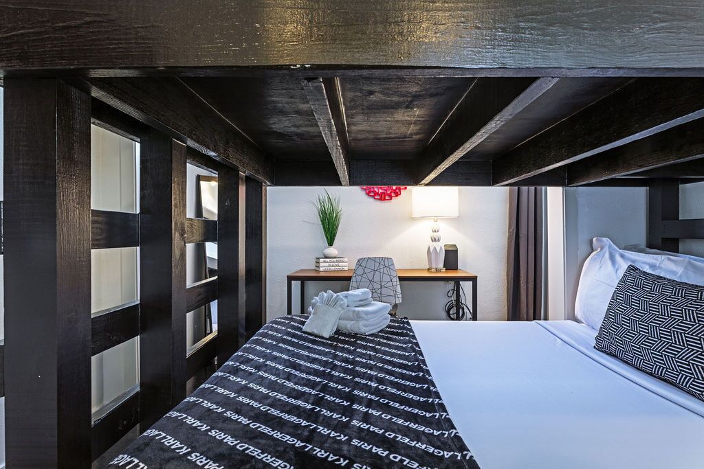 Photo of Bedroom in Greenway Plaza-Upper Kirby