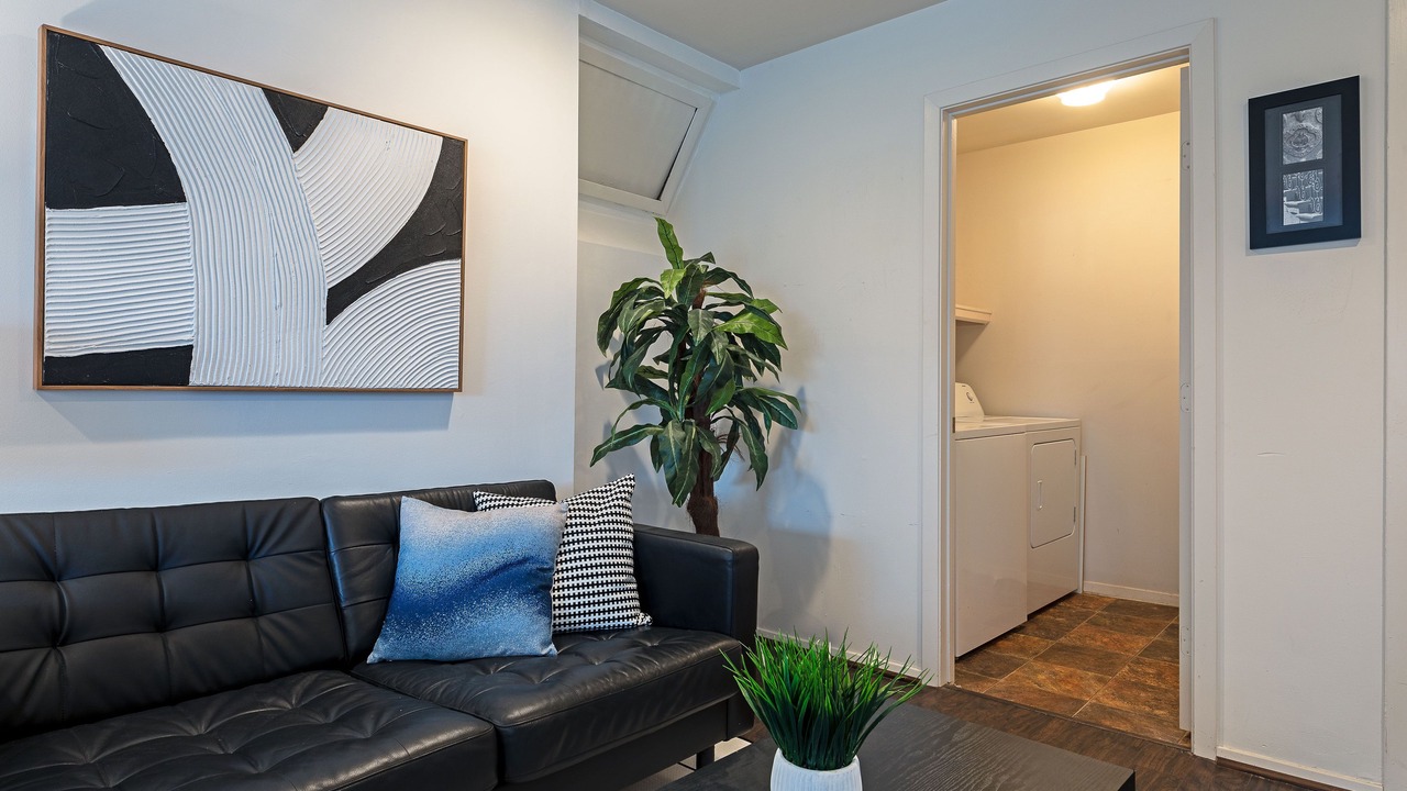 Photo of Livingroom in Greenway Plaza-Upper Kirby