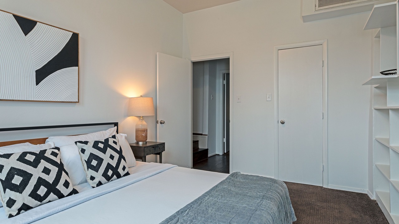 Photo of Bedroom in Greenway Plaza-Upper Kirby