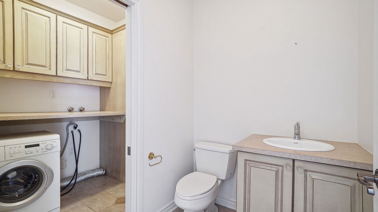 Photo of Bathroom in Laval
