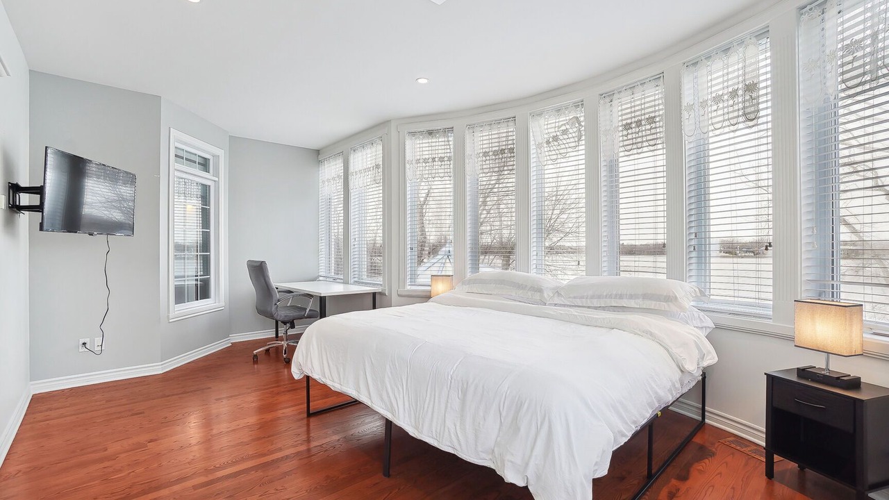 Photo of Bedroom in Laval