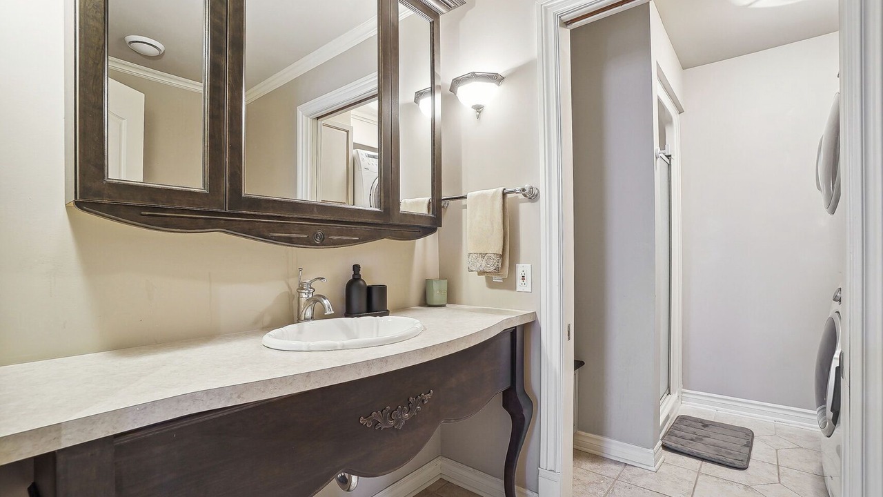 Photo of Bathroom in Laval