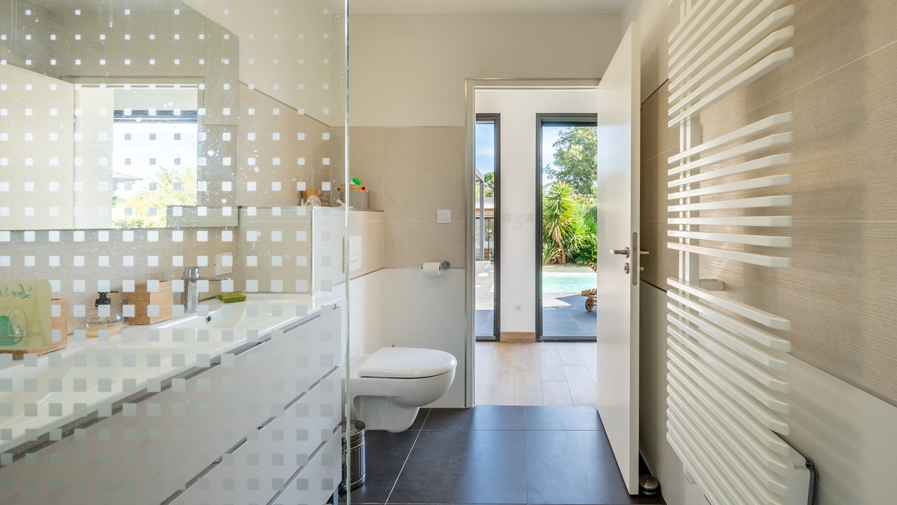 Photo of Bathroom in Claira