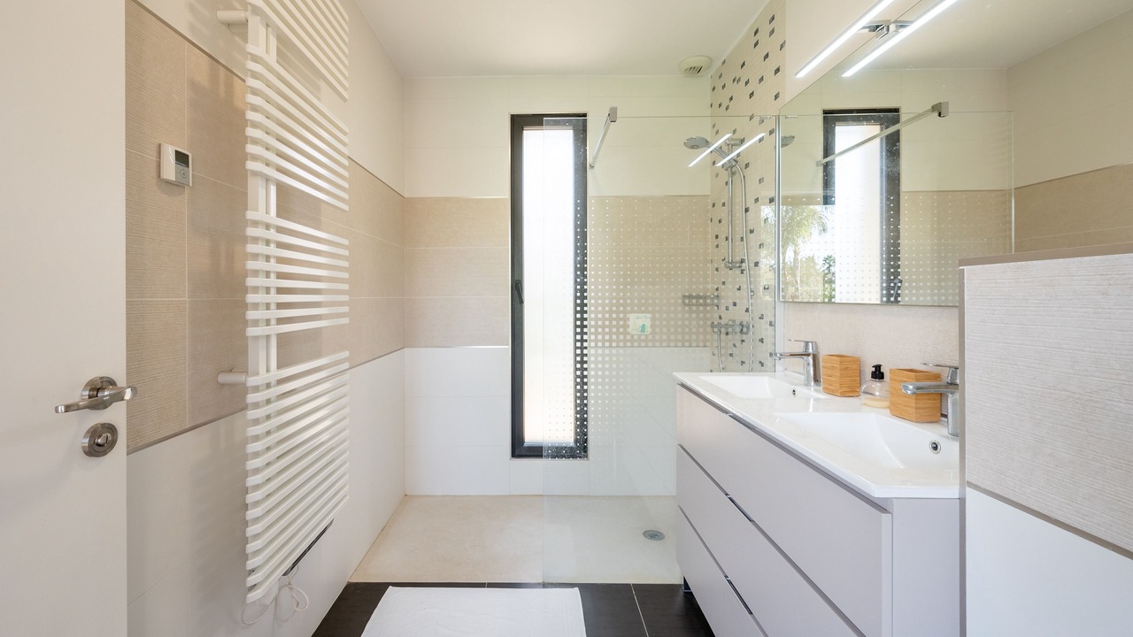 Photo of Bathroom in Claira