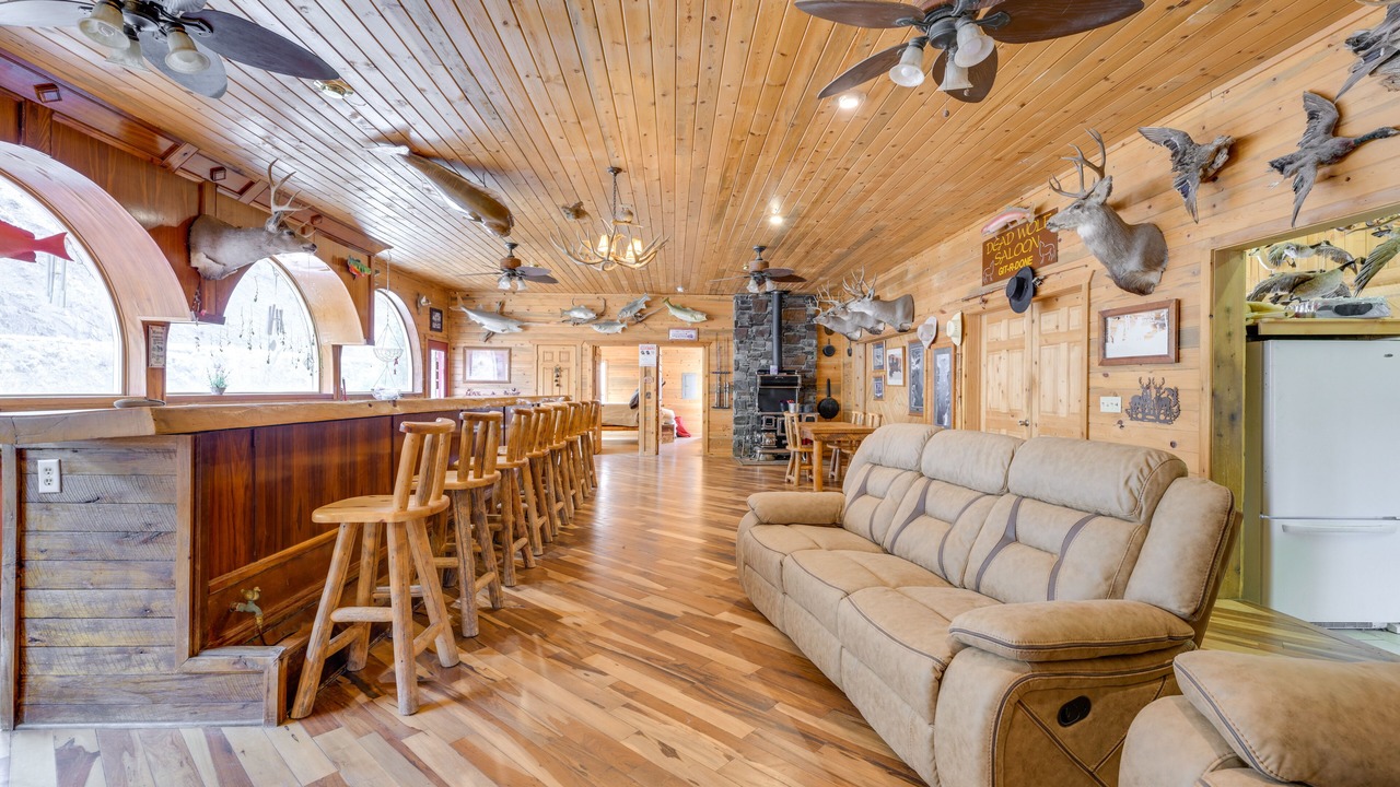 Photo of Others in Salmon