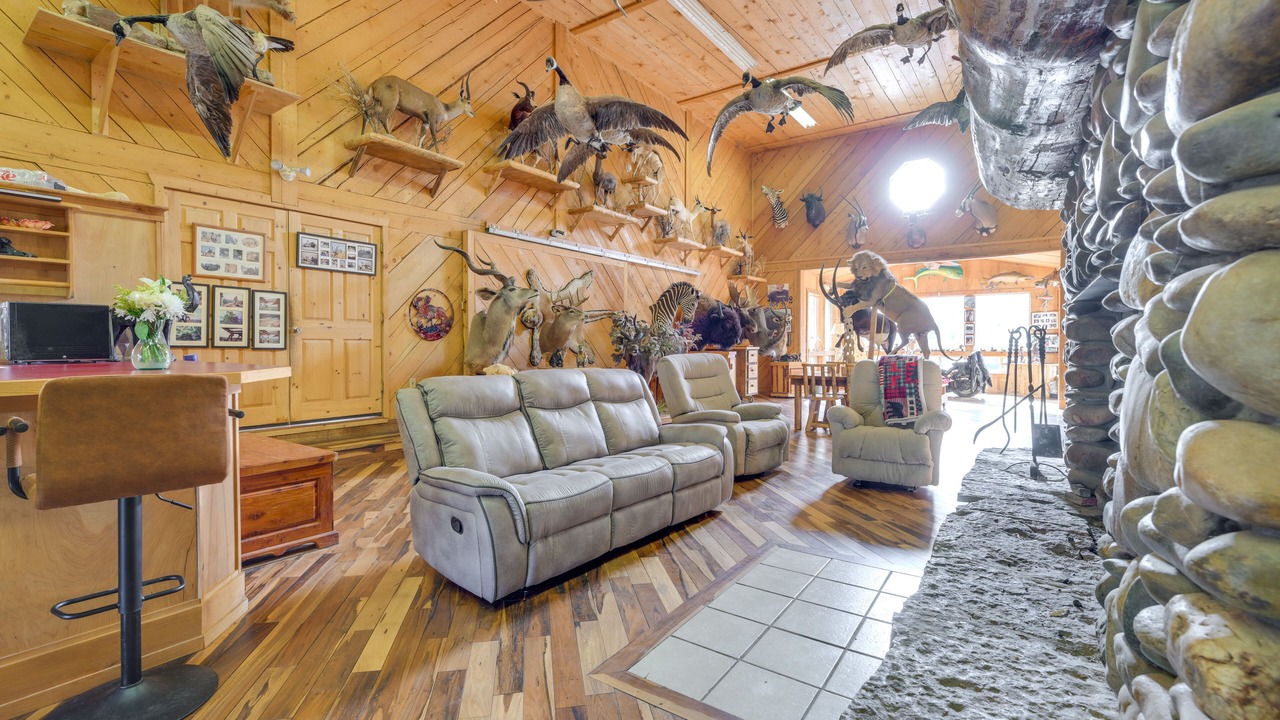 Photo of Livingroom in Salmon